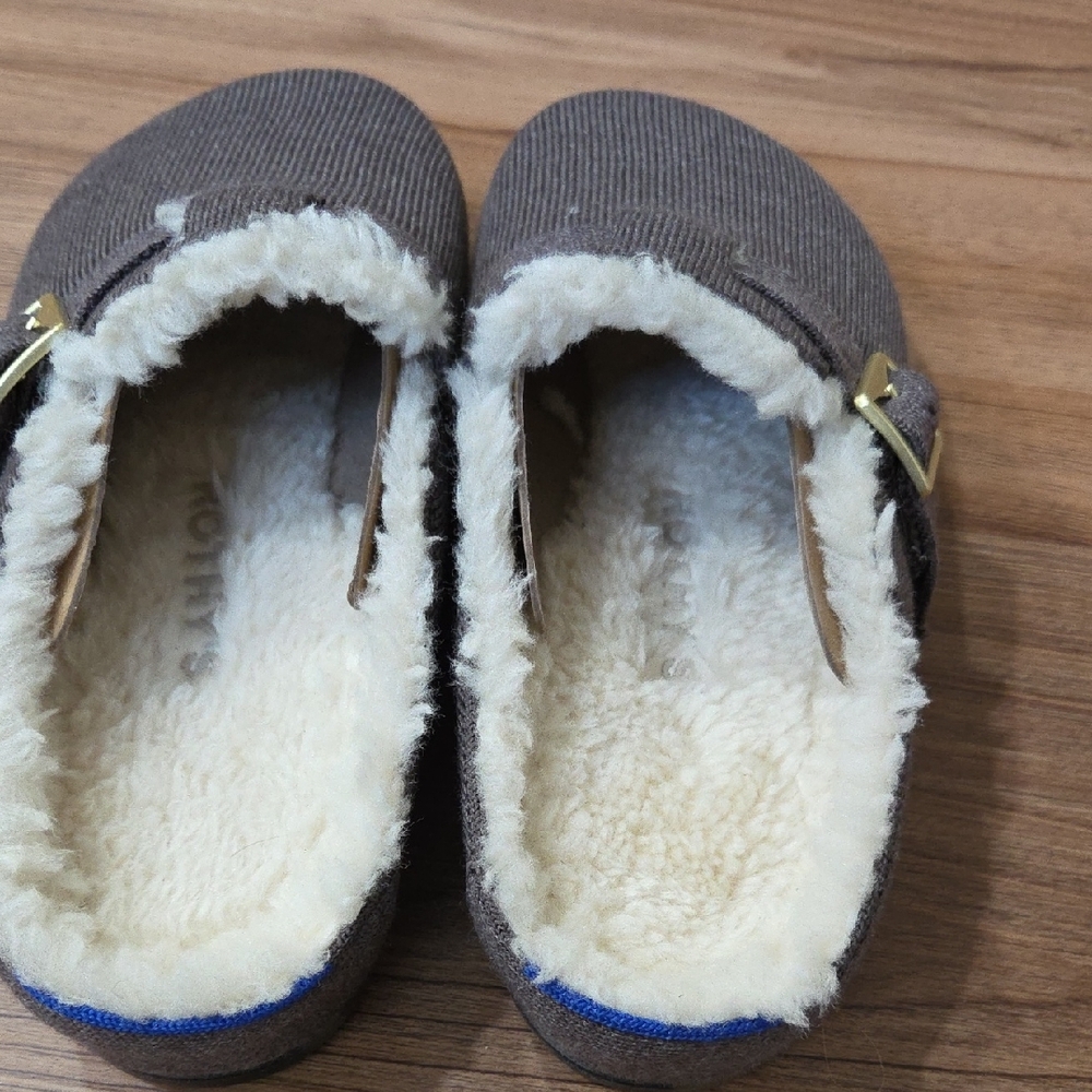 Rothy's Brown Slip-On Clog with Cream Faux Shearling - Picture 2 of 6
